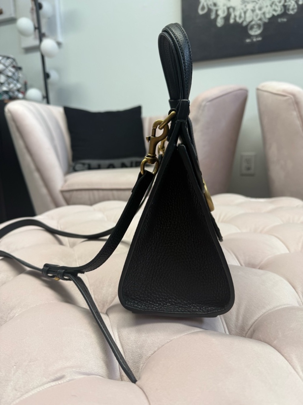Gucci Black Top Handle Satchel with Gold GG - Picture 2 of 5
